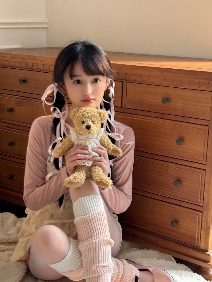 谢贤前女友CoCo账号头像变黑引发网友感慨